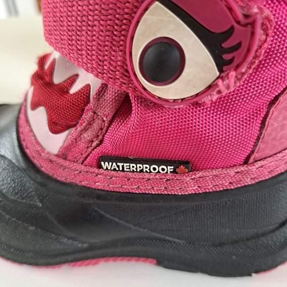 Toddlers Girls Waterproof Winter Boots. Warm And Furry. Eyes And Teeth Design - Picture 4 of 8